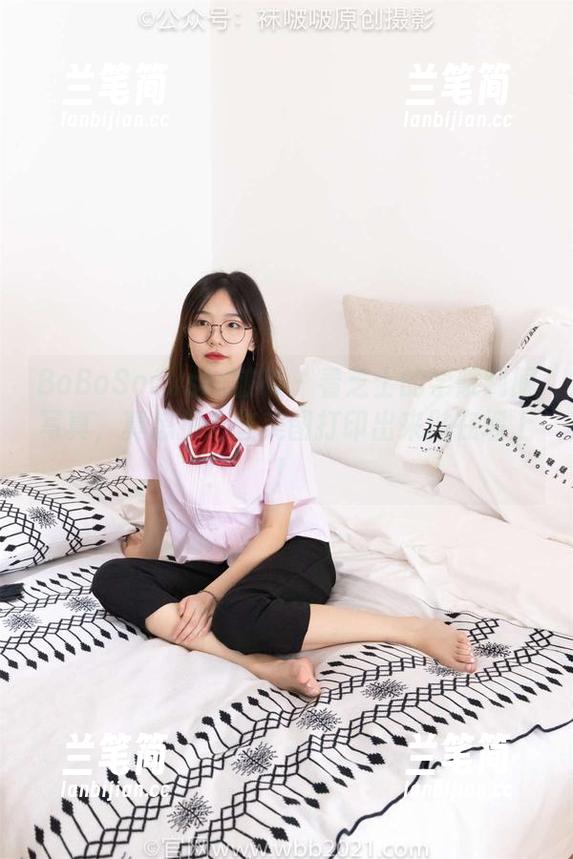 BoBoSocks袜啵啵-芝士 BoBoSocks袜啵啵 - 看芝士的学院制服写真,真想把这些美图打印出来贴在墙上!