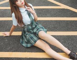 Money冷冷的黑衬衫全套：难道你也觉得这一套是为了“避免尴尬”吗？