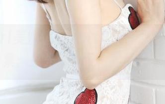 MyGirl美媛馆 – Betty林子欣肌肤光滑私拍合集：这光滑程度，喝水都怕打滑。