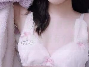 快来围观，Natsuko夏夏子最新自拍出奇制胜，图片里居然有个老爷爷！