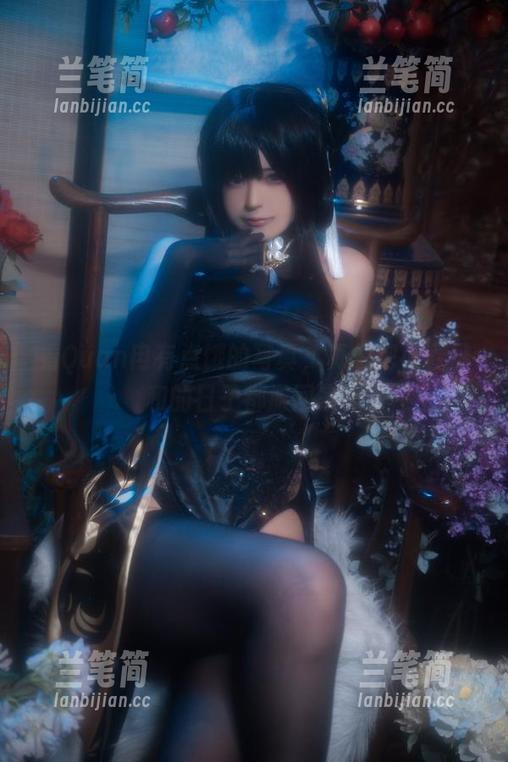 Quan冉有点饿 看Quan冉有点饿的写真,真想把小春日和的日子都搬回家。