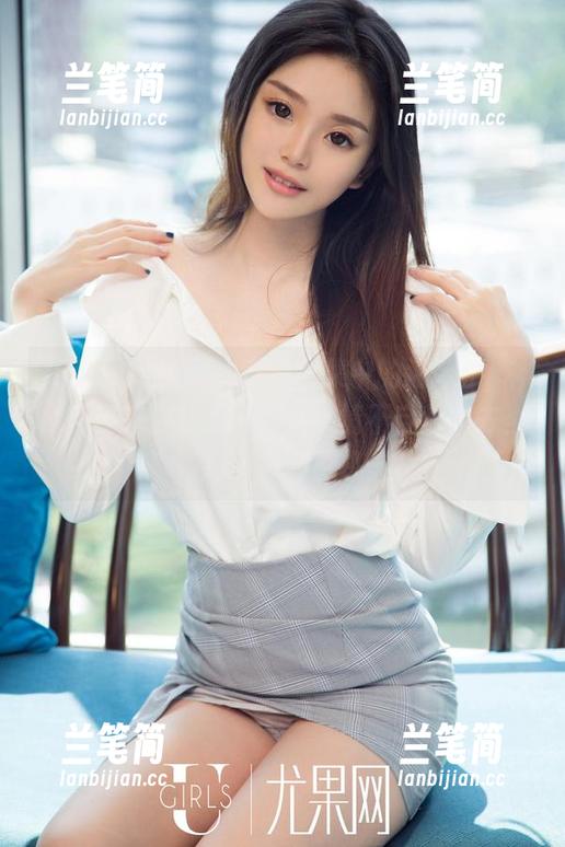 UGirls尤果网-温鈊怡 UGirls尤果网 - 空姐图集中的温鈊怡,神情和姿态合二为一,让人情不自禁想去坐她那飞来的飞机。
