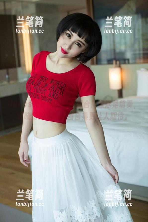 UGirls尤果网 - 一拍即合！蝶泳是前奏，谭晓彤的泳池原图合集更让人期待。