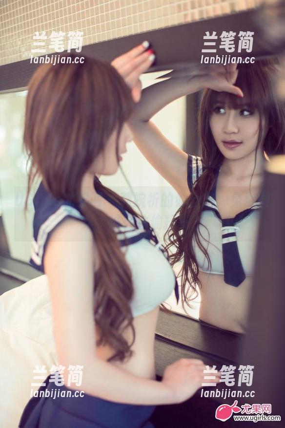 UGirls尤果网 - 郭婉祈的办公室：免费图集，谁在偷偷打探？