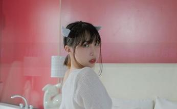 Uhye(이유혜)的白丝，新的写真更新，就像那种午后懒散的梦