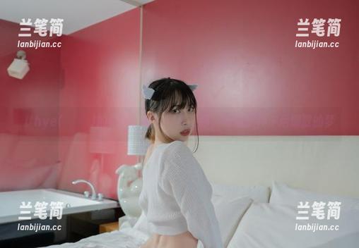 Uhye(이유혜)的白丝，新的写真更新，就像那种午后懒散的梦