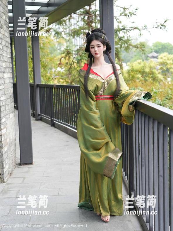 Xiuren秀人网-任莹樱 Xiuren秀人网 - 私拍不能停!任莹樱花嫁图包,每张都像在放烟火!