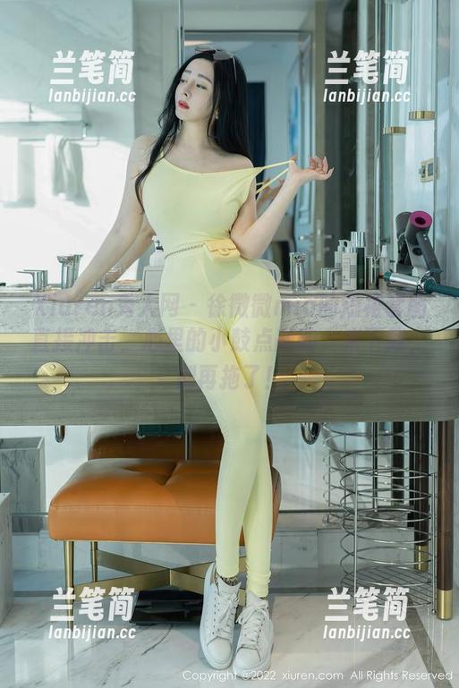 Xiuren秀人网 - 徐微微mia的短裙套图直接冲击，心里的小鼓点敲响，来下载，别再拖了！