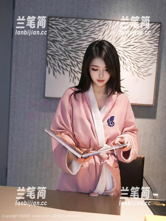 Xiuren秀人网 - 李丽莎白衬衫系列：这张壁纸会不会让我工作时分心？