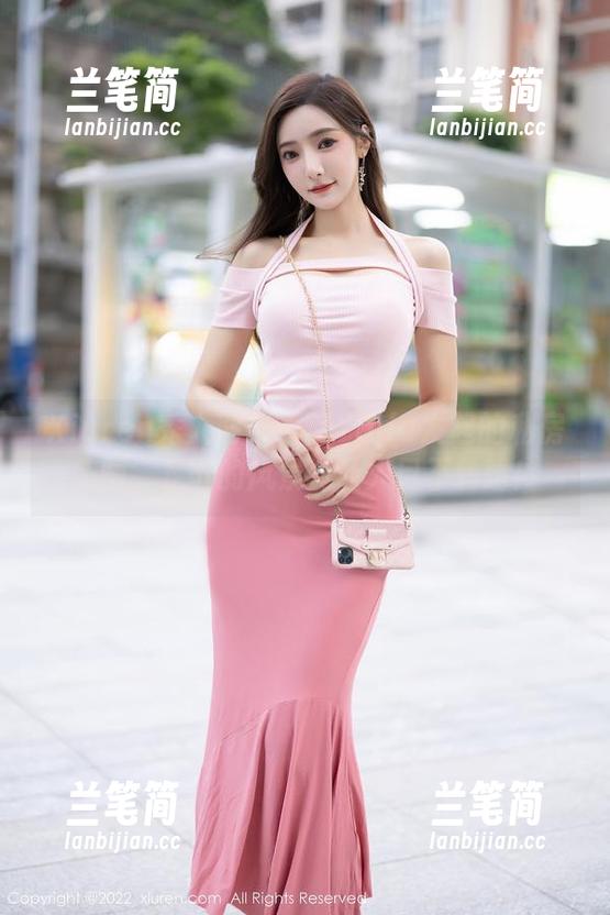 Xiuren秀人网 - 杏子Yada发起的私房美图，足下的风景真让人目不转睛！