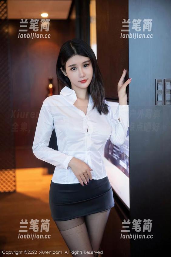 Xiuren秀人网 - 糯美子mini的户外写真全集，谁还在乎日晒啊？就这一点点晒好吗！
