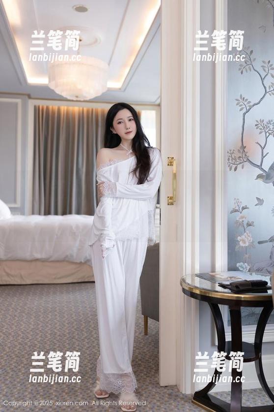 Xiuren秀人网 - 一号会议室or二号文件柜？葛征Model的办公室新套图需要认真研究