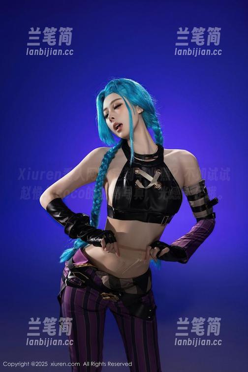 Xiuren秀人网 - 定制毕业照？不如试试赵惟依coco的油亮写真，光感十足哦。