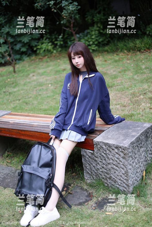 Xiuren秀人网 - 制服炫酷到让人眼花，图片分享，陈梵妮Fanny你这是在干嘛？