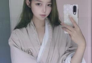 eloise软软的圣诞高清合集：雪人虽冷，她却热情如火！
