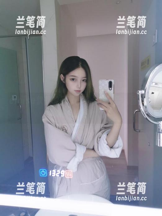 eloise软软的圣诞高清合集：雪人虽冷，她却热情如火！