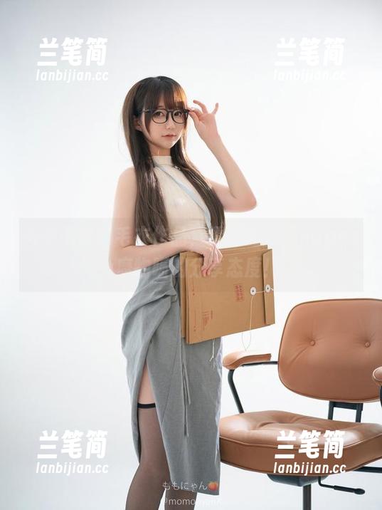 有些懒散的毛衣作品，透出的正是nagesa魔物喵的分享态度！