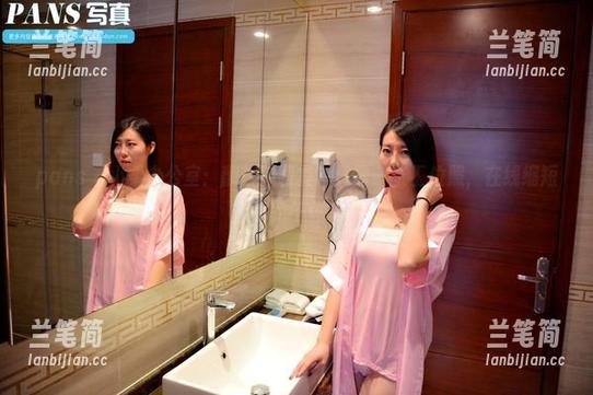 pans - 小柔办公室：翻模拟面具？只需一张工位照，在线缩短你的午休。