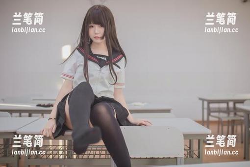壁纸里的白丝：yoko夏宅的清凉一夏，满分调皮