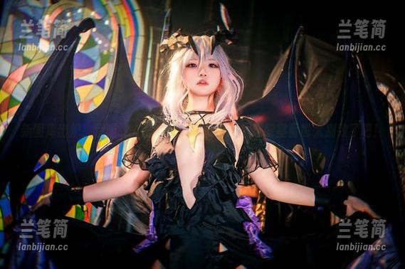 新图库出炉，伊喵_Master的泳装选择，这黎塞留也太别致了吧！