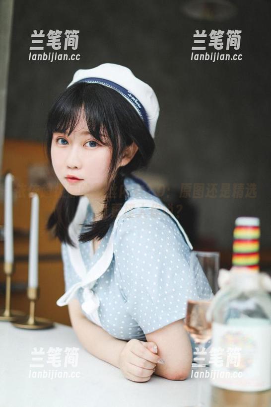 依依超级懒的蕾丝内衣2.0：原图还是精选，谁更撩人你说？