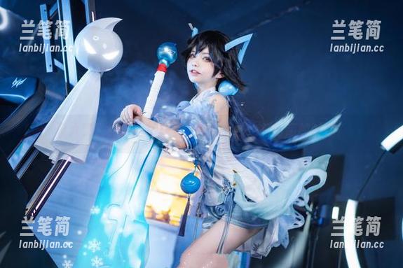 看六二二同学的写真里，机车女孩也有萌萌的时刻！