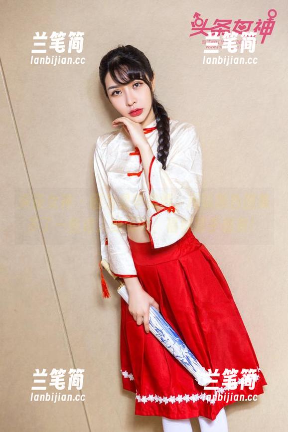 头条女神-申美嫣 头条女神 - 因为是申美嫣,所以黑色图集多了一些迷人的玩味,福利超乎想象!
