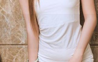 头条女神 – 穆菲菲的写真帖：这身职场装，是要把老板震惊到嘛？