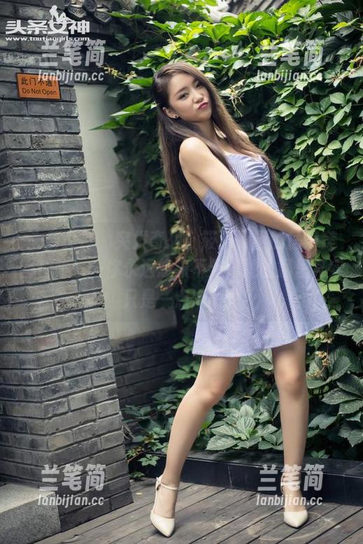 头条女神-筱溪 头条女神 - 突发奇想!筱溪下厨的居家美图合集——你永远想象不到,她的锅里其实只是一点泡面。