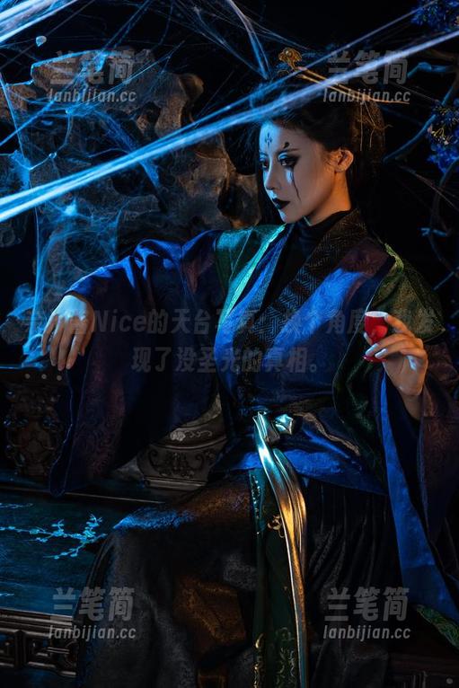 奈汐酱Nice的天台写真：换个角度，我发现了没圣光的真相。