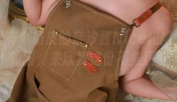 图片里有个俏皮的奈汐酱Nice和她的定制礼服，来欣赏这份不务正业