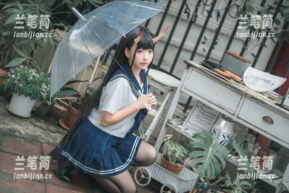 看这张美图，完全是宫本桜和德克萨斯同人礼服的完美结合，下载是必须的。