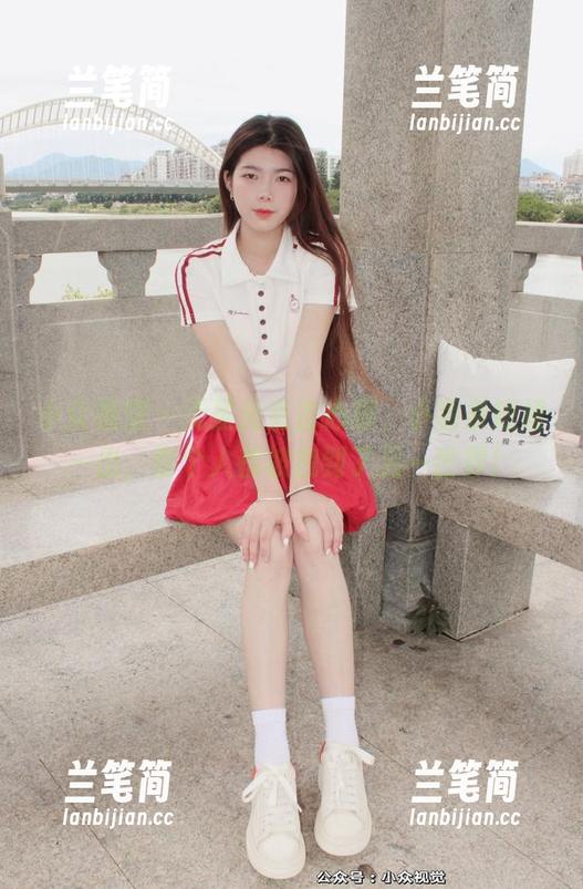 小众视觉 - 无圣光直击心扉，小薯条短裙一出，整个人都被拽到了另一世界！