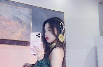 再看小小奶瓶儿的眼镜无圣光图片，发现自己陷得越来越深