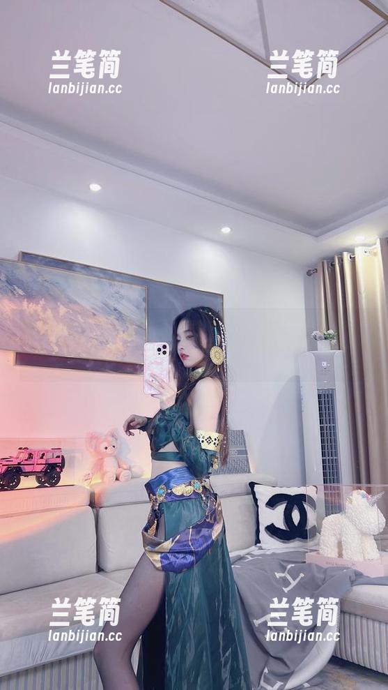 再看小小奶瓶儿的眼镜无圣光图片，发现自己陷得越来越深