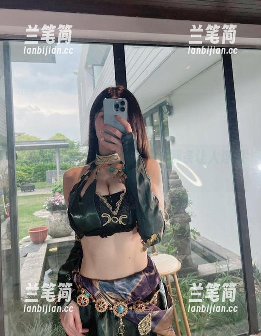 微密圈 - 小玉吃果冻写真：那条让人浮想联翩的连衣裙