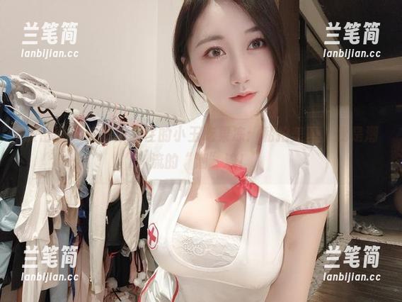 微密圈 - 被海浪捉住的小玉吃果冻：私拍美图，我是潮流的“潮”流！