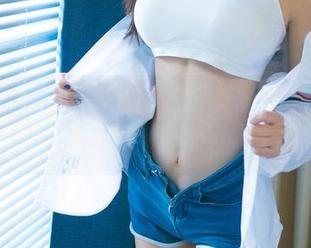 尤果网 – 曼曼不怕湿：浴室里的美图，免费令人捧腹。
