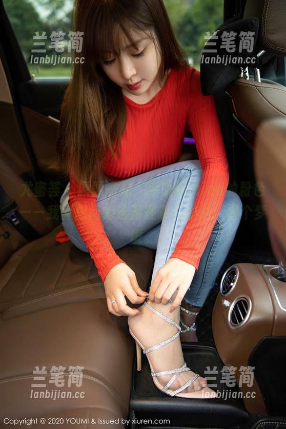 尤蜜荟 - 原图曝光，乔漫妮mina的粉色——我真想问她这是在哪儿拍的，像个梦境。