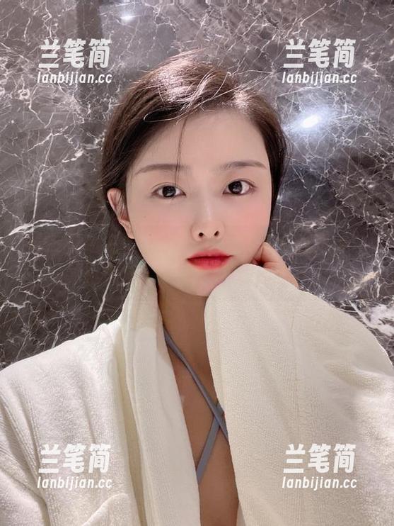 微密圈 - 左公子666的写真集《红火》，资源不是你想的那样简单。