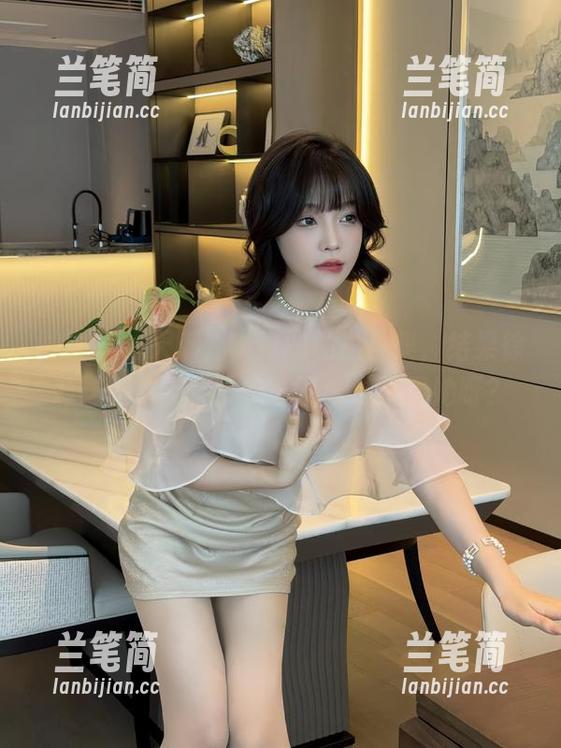 徐莉芝 微密圈 - 天哪,说好的私拍合集,结果徐莉芝的女友们都抢镜了,谁还看她呀?