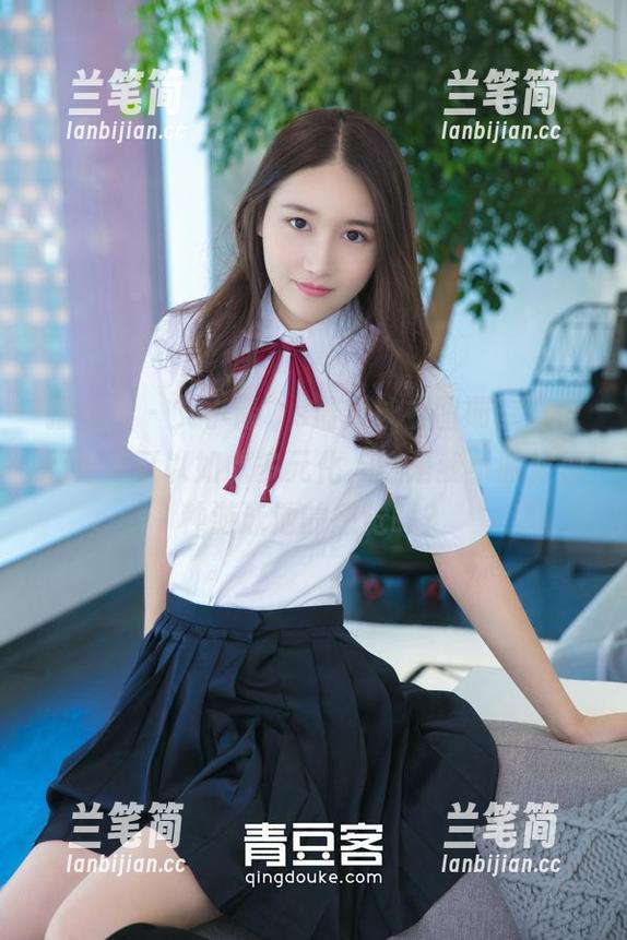 推女神 - 艾小青’s最新泳衣图册，没想到泳衣可以如此多元化，这是我小时候那种游泳池的感觉吗？