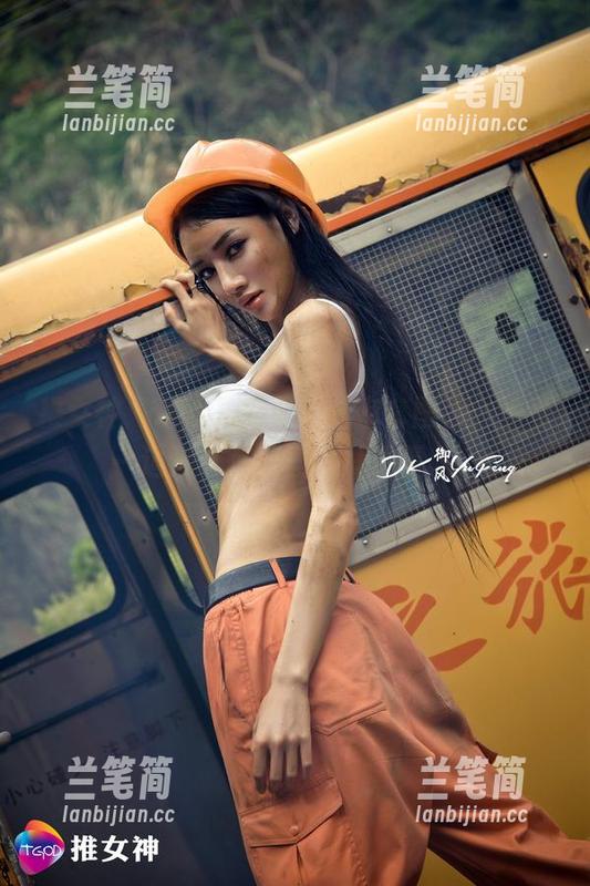 推女神 - 谭晓彤的最新秘密套图，一边看一边分享，别怪我没提醒你！