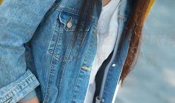 推女郎 – 李七喜的私房原图，内衣摆在这里，有种不言而喻的诱惑