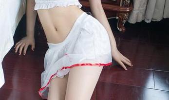 推女郎 – 抓住李丽莎的白裙子和哨声：这个免费图册无比特别！