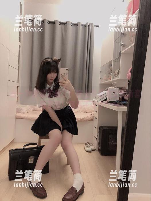 是一只废喵了来了！快上车看兔女郎新套图更新！舔屏不可少！