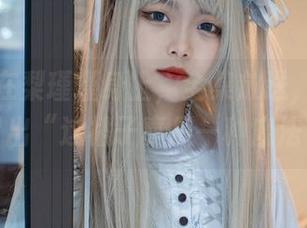 红裙子在梨瑾瑾身上，全集放送，心中不禁冒出“这裙子真是一种魔法”！