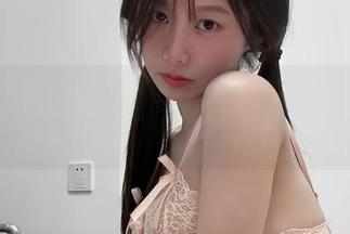 微密圈 – 别问火龙果羊，这黑连体吊带有何神奇资源，自己来瞧吧！