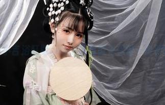 爆机少女喵小吉浴缸版cos，下载前先保留一份骄傲的期待。