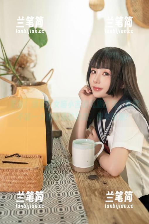 更新！爆机少女喵小吉的礼服合集，这都不够一天奶茶钱的消费，快来围观！
